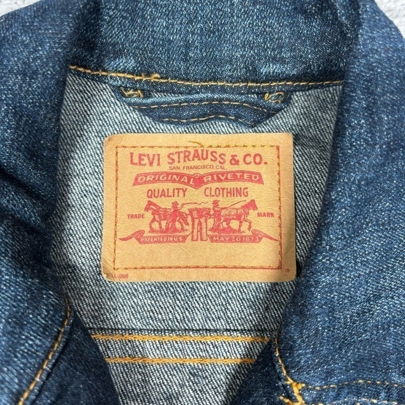 Levi's Jacket Womens Medium Denim Trucker Classic Dark Wash Outerwear Party - Picture 2 of 4